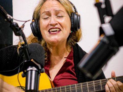 Coberura Entrevista de Radio programa Sinapsis · Vero Garay