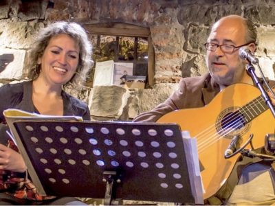 Mesón Nerudiano · dúo con guitarra · foto 1